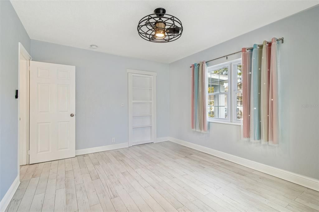 待售: $1,100,000 (4 贝兹, 3 浴室, 1844 平方英尺)