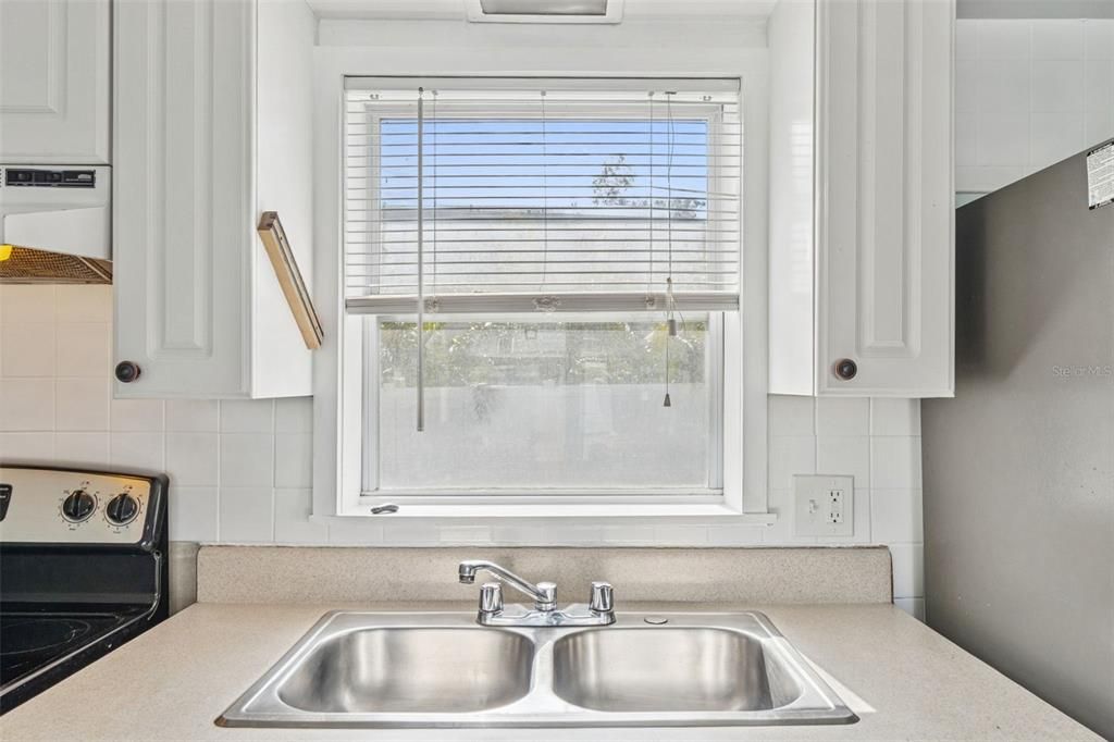 待售: $1,100,000 (4 贝兹, 3 浴室, 1844 平方英尺)