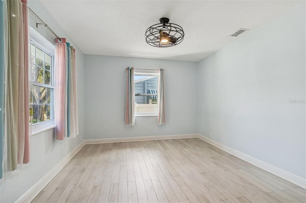 待售: $1,100,000 (4 贝兹, 3 浴室, 1844 平方英尺)