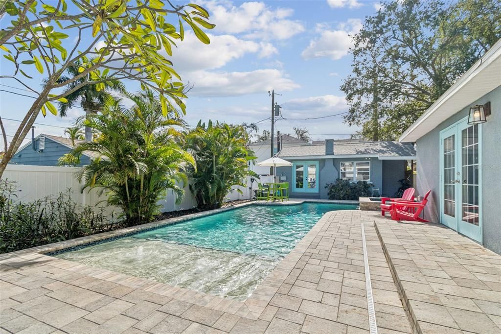 待售: $1,100,000 (4 贝兹, 3 浴室, 1844 平方英尺)