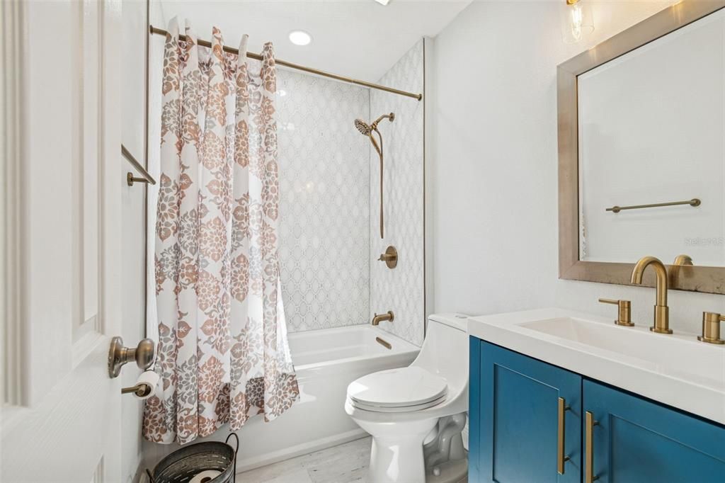 待售: $1,100,000 (4 贝兹, 3 浴室, 1844 平方英尺)