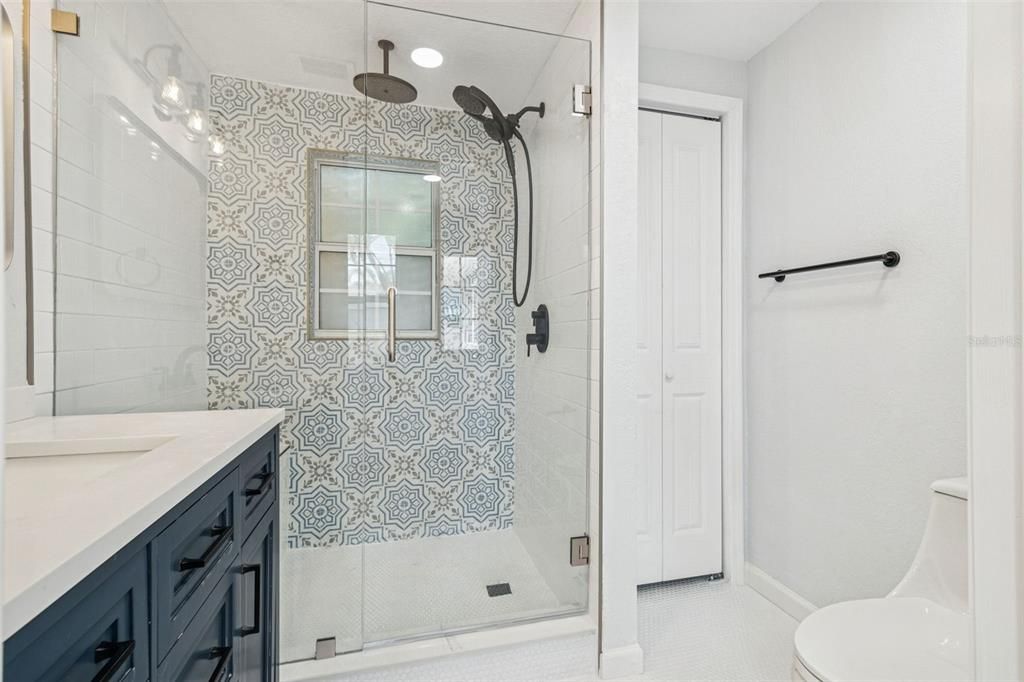 待售: $1,100,000 (4 贝兹, 3 浴室, 1844 平方英尺)