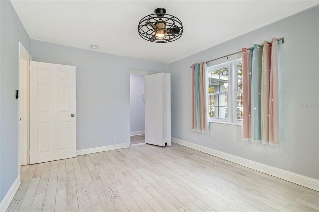 待售: $1,100,000 (4 贝兹, 3 浴室, 1844 平方英尺)