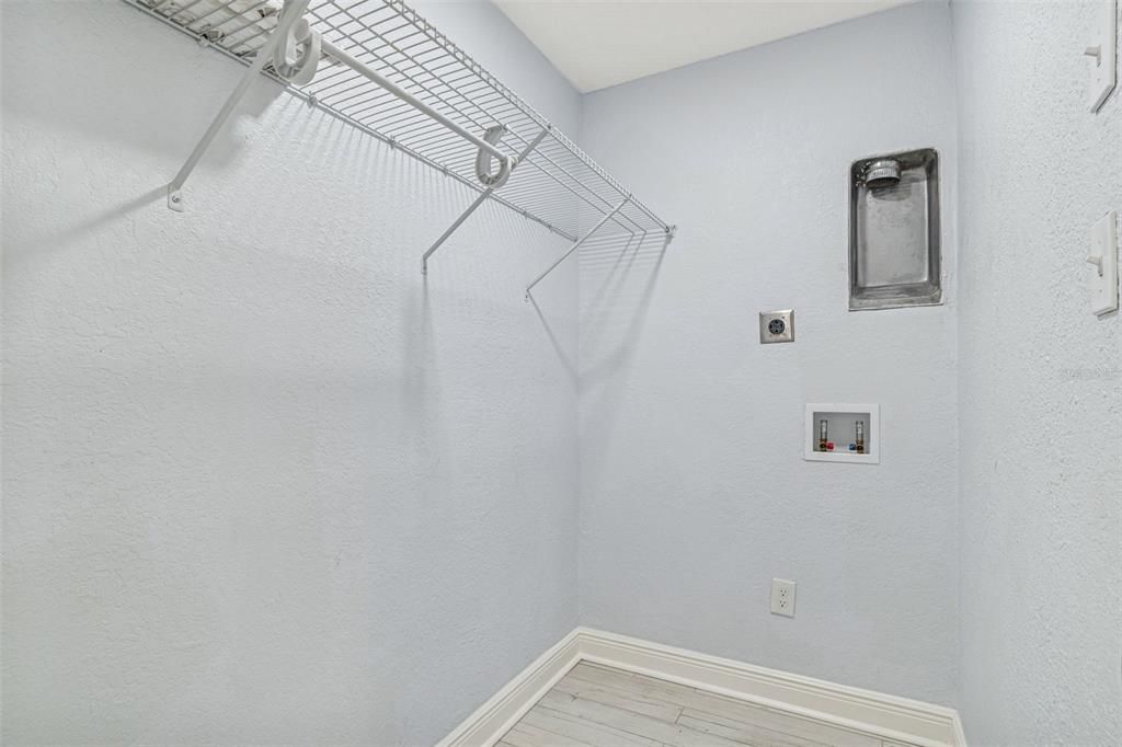 待售: $1,100,000 (4 贝兹, 3 浴室, 1844 平方英尺)