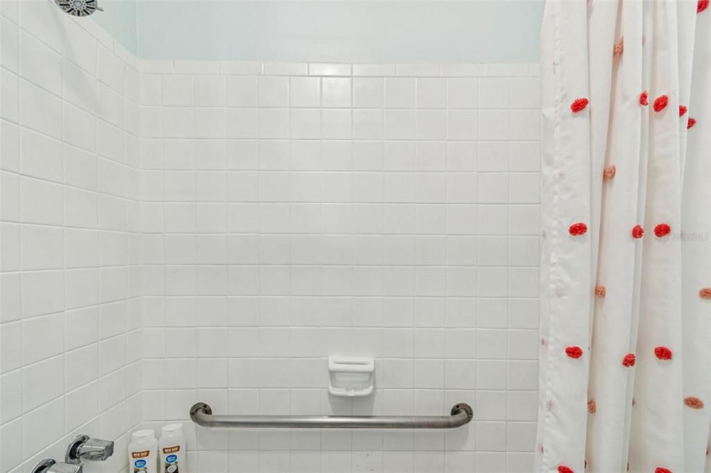 待售: $1,100,000 (4 贝兹, 3 浴室, 1844 平方英尺)