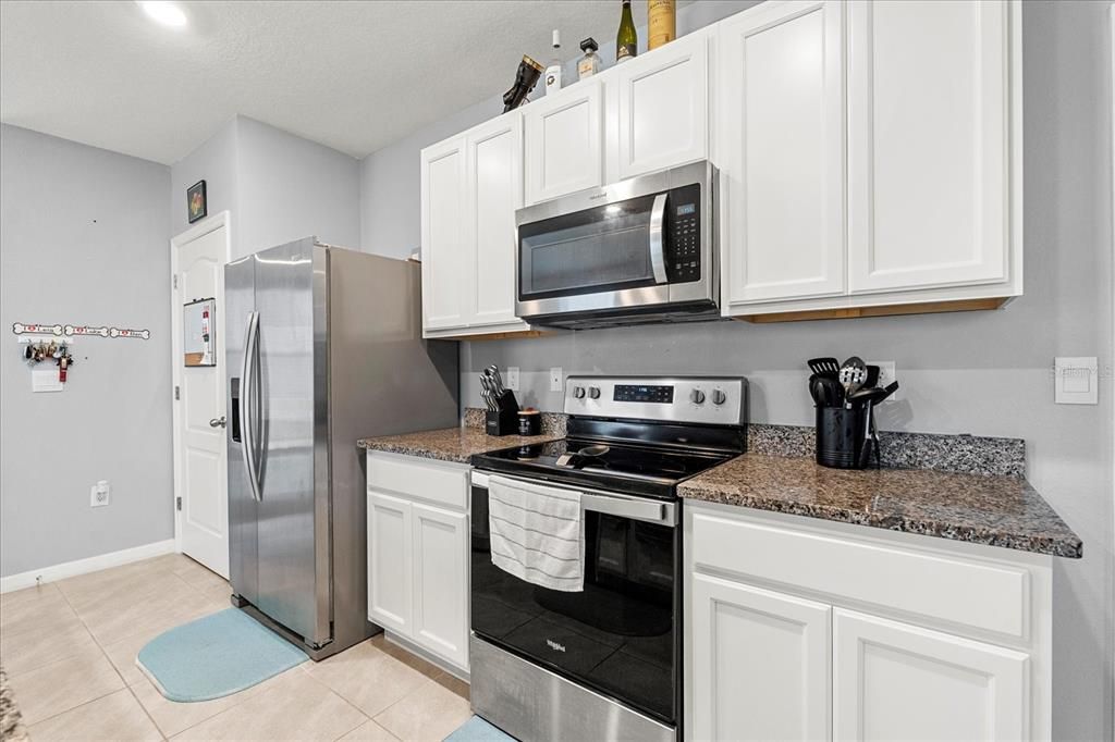 For Rent: $2,300 (4 beds, 2 baths, 1716 Square Feet)