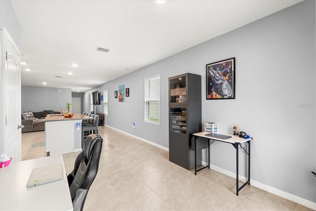 For Rent: $2,300 (4 beds, 2 baths, 1716 Square Feet)