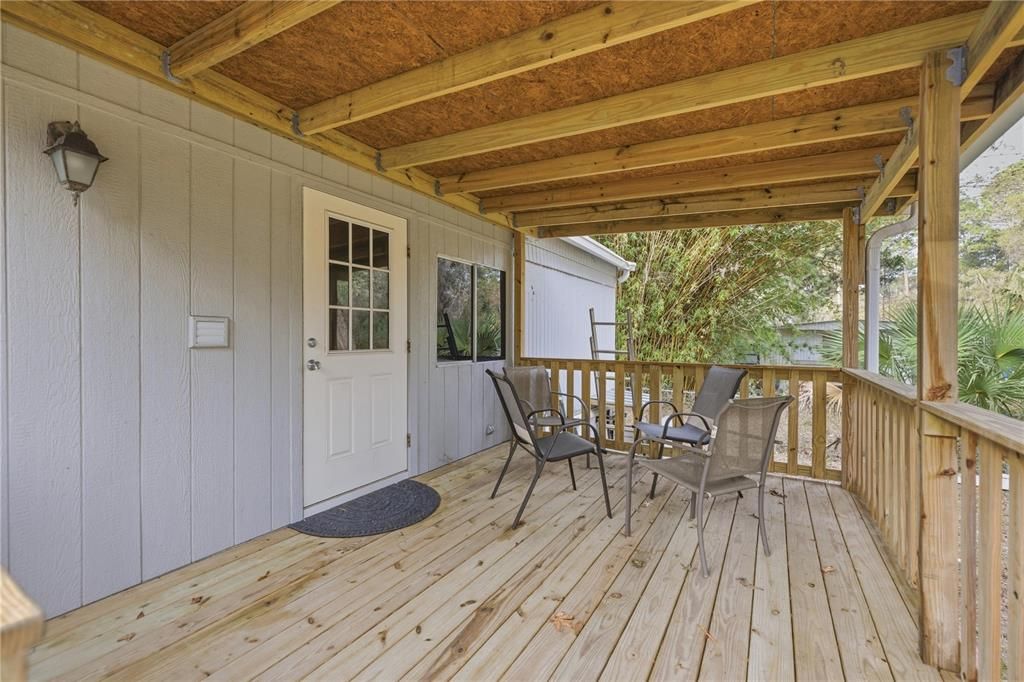 На продажу: $119,500 (2 спален, 2 ванн, 840 Квадратных фут)