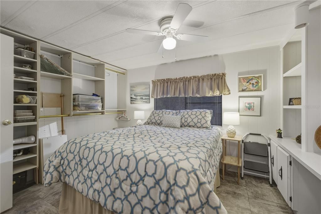 На продажу: $119,500 (2 спален, 2 ванн, 840 Квадратных фут)