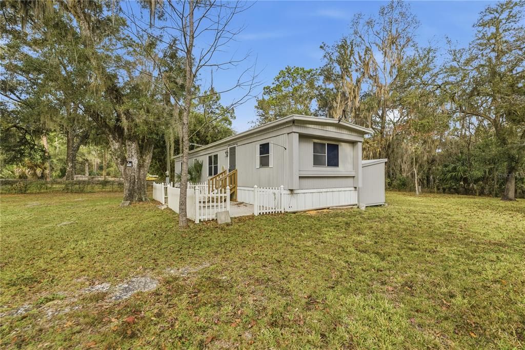 На продажу: $119,500 (2 спален, 2 ванн, 840 Квадратных фут)