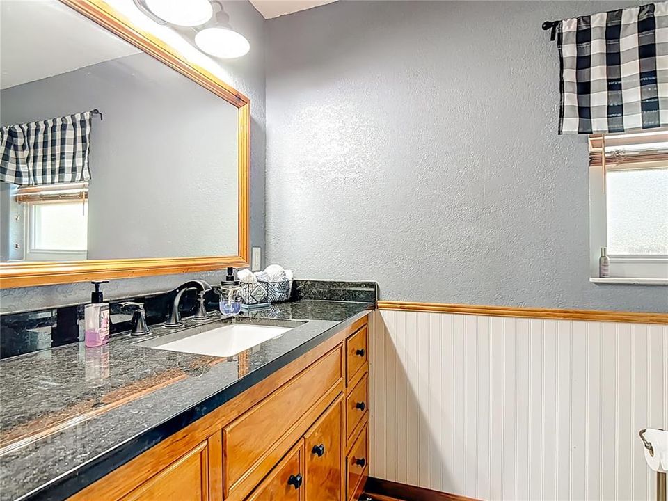 For Sale: $300,000 (3 beds, 1 baths, 1212 Square Feet)