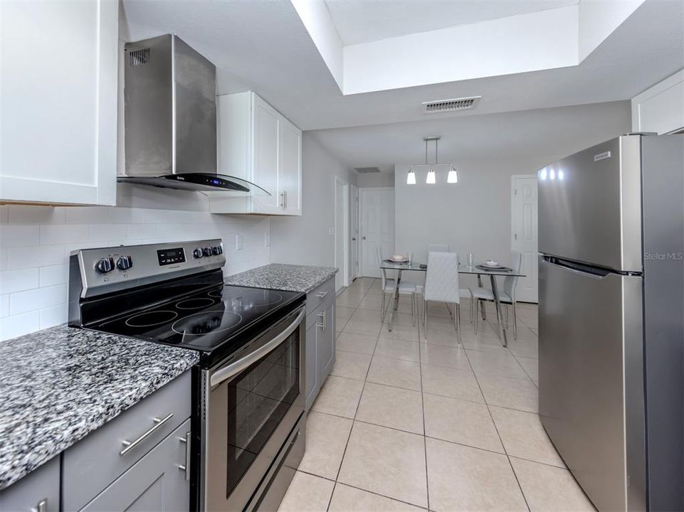 На продажу: $425,000 (3 спален, 2 ванн, 1585 Квадратных фут)