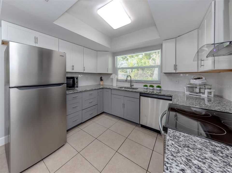 На продажу: $425,000 (3 спален, 2 ванн, 1585 Квадратных фут)