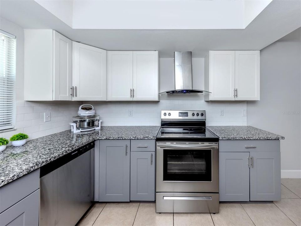 На продажу: $425,000 (3 спален, 2 ванн, 1585 Квадратных фут)