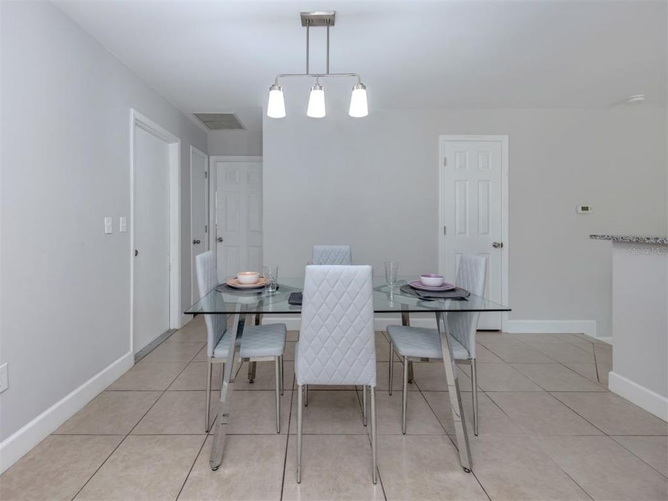 На продажу: $425,000 (3 спален, 2 ванн, 1585 Квадратных фут)