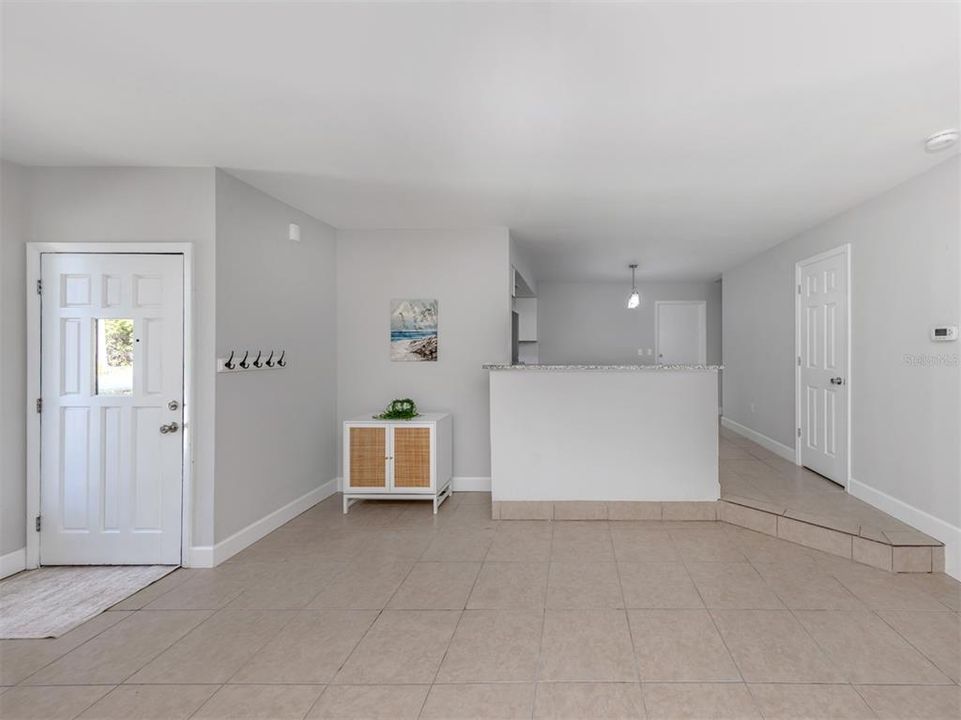 На продажу: $425,000 (3 спален, 2 ванн, 1585 Квадратных фут)