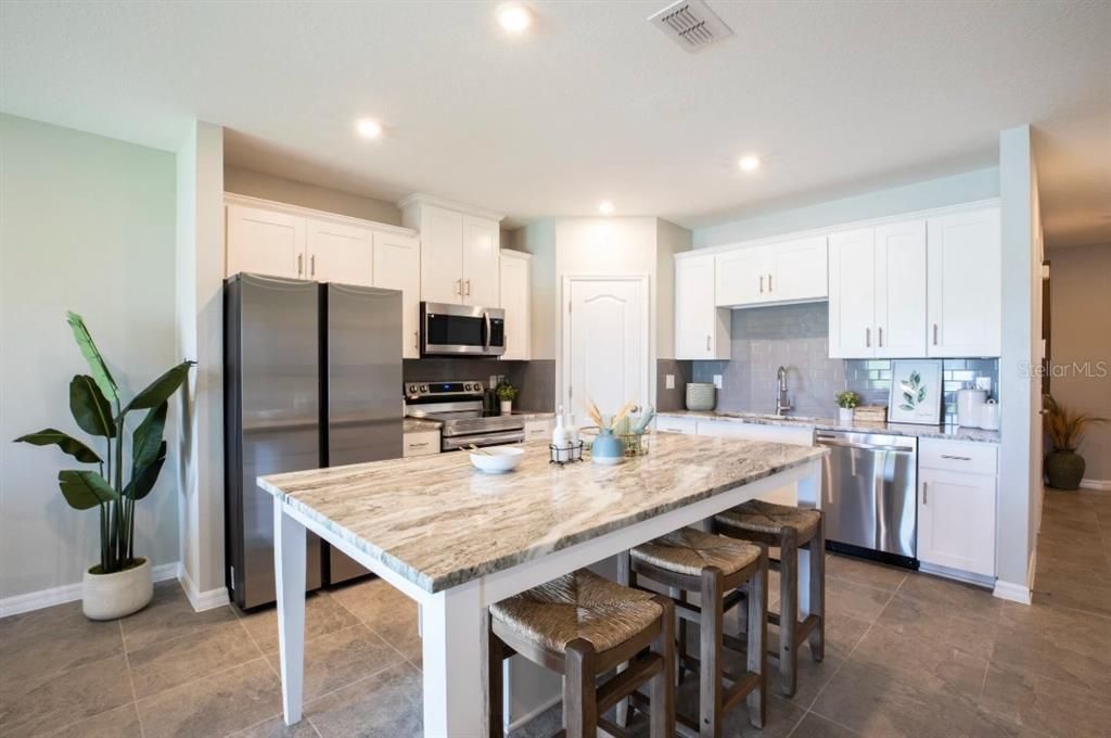 For Sale: $272,900 (3 beds, 2 baths, 1666 Square Feet)