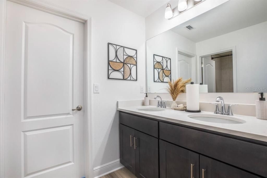 For Sale: $272,900 (3 beds, 2 baths, 1666 Square Feet)