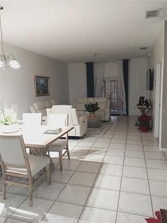 En Venta: $295,500 (3 camas, 2 baños, 1521 Pies cuadrados)