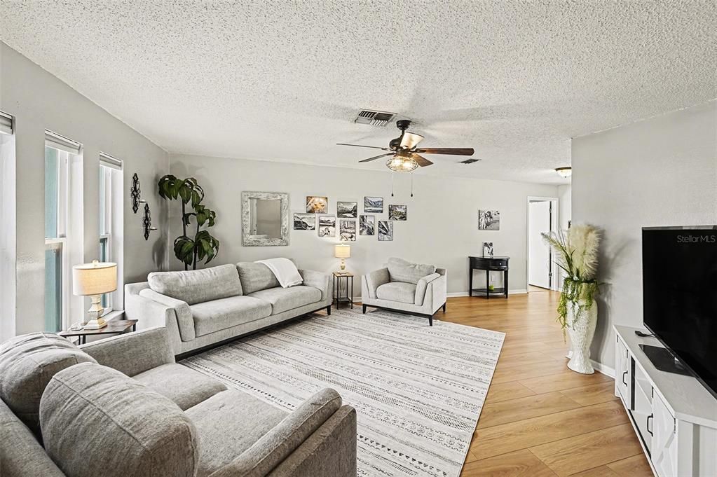 For Sale: $479,900 (3 beds, 2 baths, 1845 Square Feet)