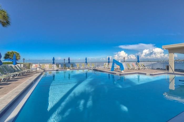 待售: $240,000 (1 贝兹, 1 浴室, 516 平方英尺)