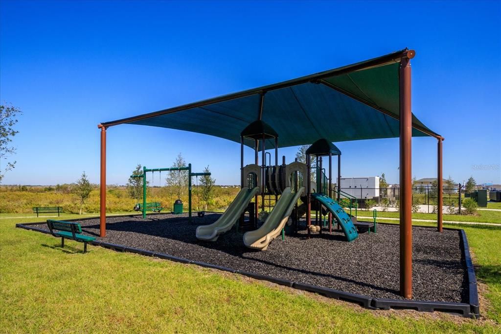 En Venta: $299,990 (4 camas, 2 baños, 1938 Pies cuadrados)