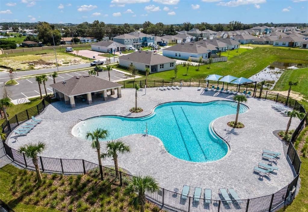 En Venta: $299,990 (4 camas, 2 baños, 1938 Pies cuadrados)