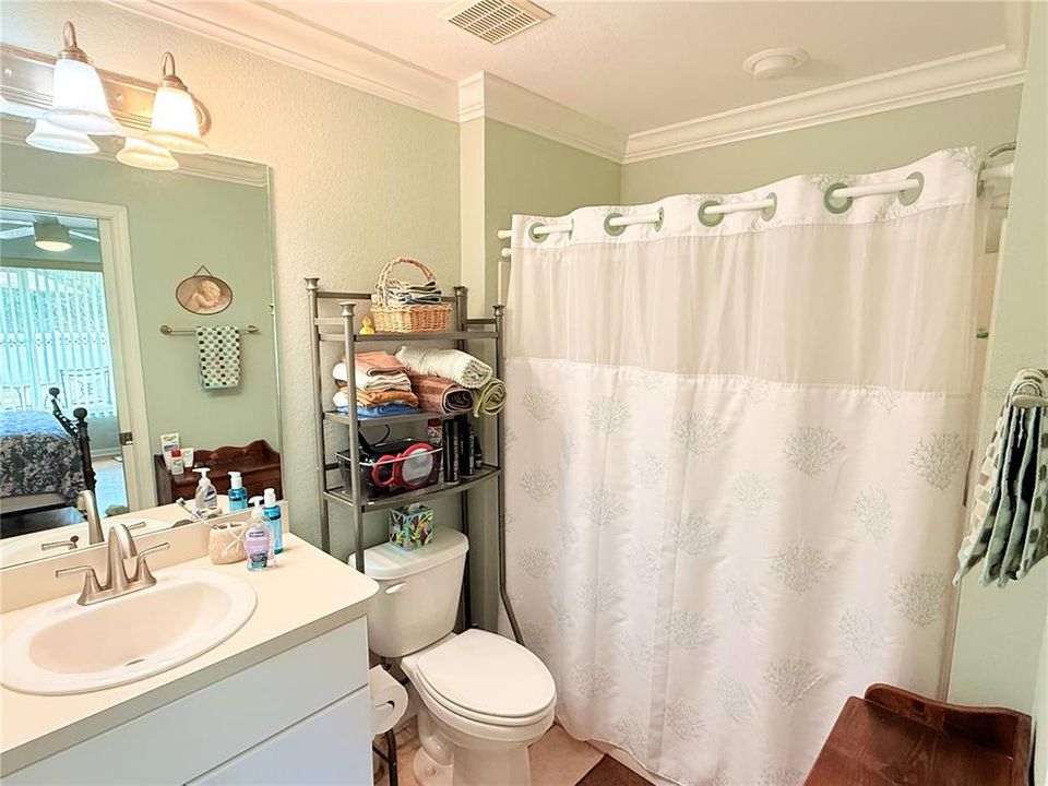 待售: $280,000 (3 贝兹, 2 浴室, 1241 平方英尺)