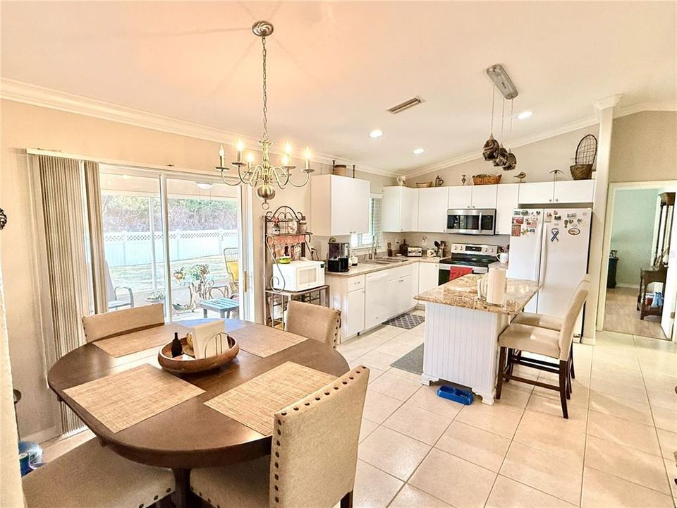 待售: $280,000 (3 贝兹, 2 浴室, 1241 平方英尺)