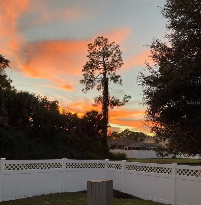 待售: $280,000 (3 贝兹, 2 浴室, 1241 平方英尺)