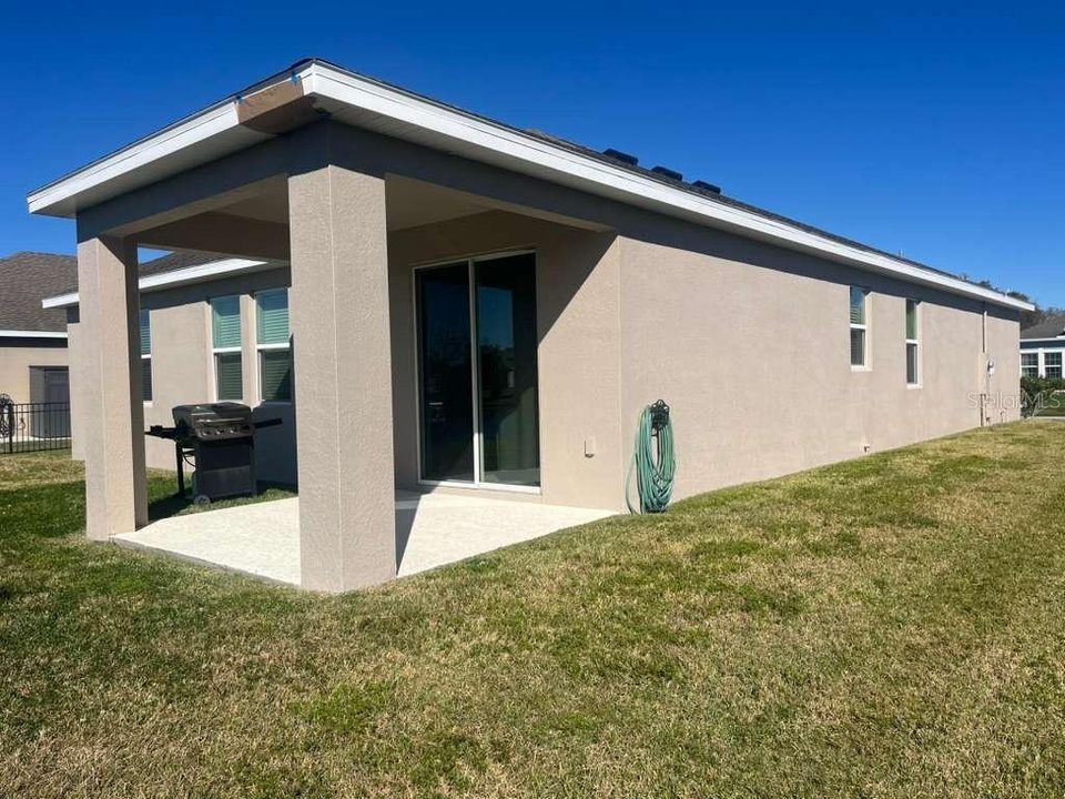 For Sale: $411,000 (4 beds, 2 baths, 1979 Square Feet)