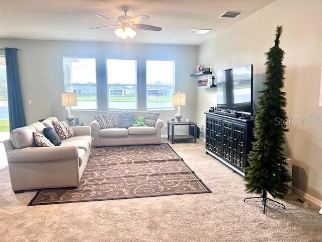 For Sale: $411,000 (4 beds, 2 baths, 1979 Square Feet)