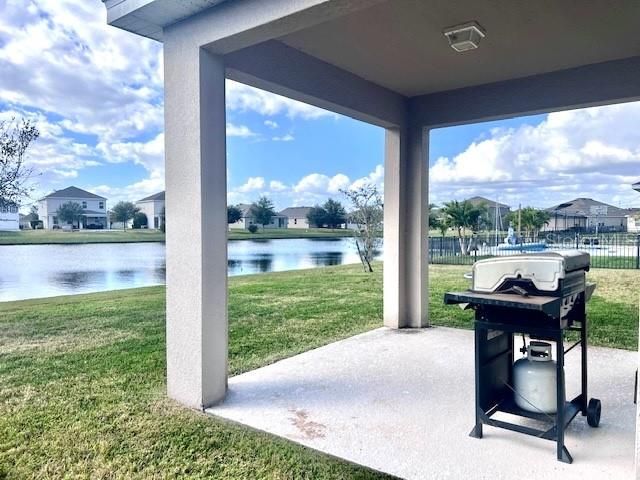 For Sale: $411,000 (4 beds, 2 baths, 1979 Square Feet)