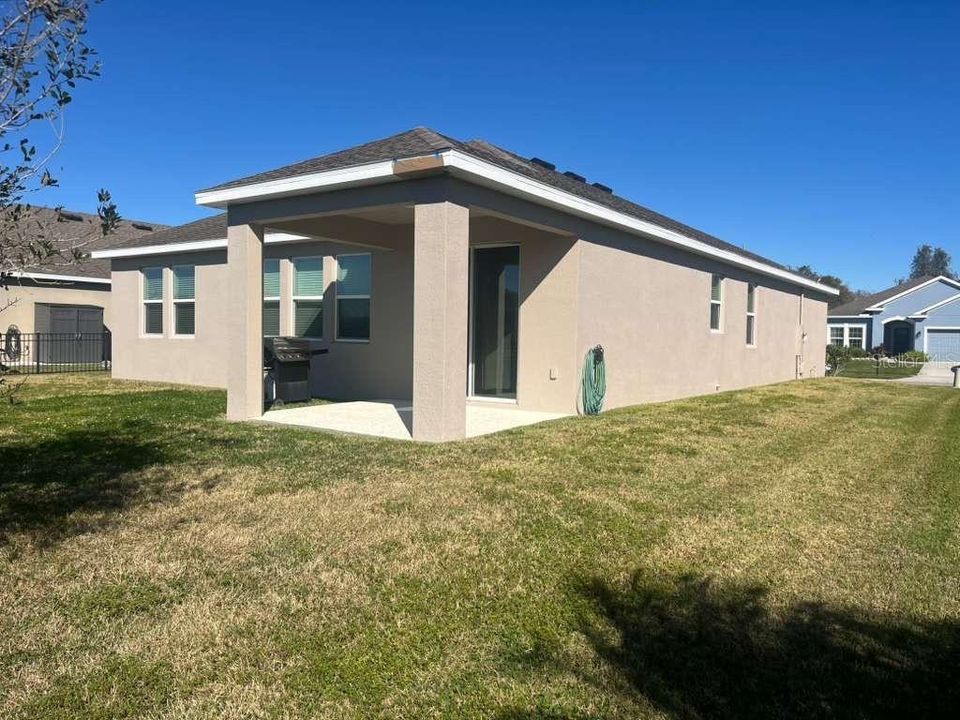 For Sale: $411,000 (4 beds, 2 baths, 1979 Square Feet)