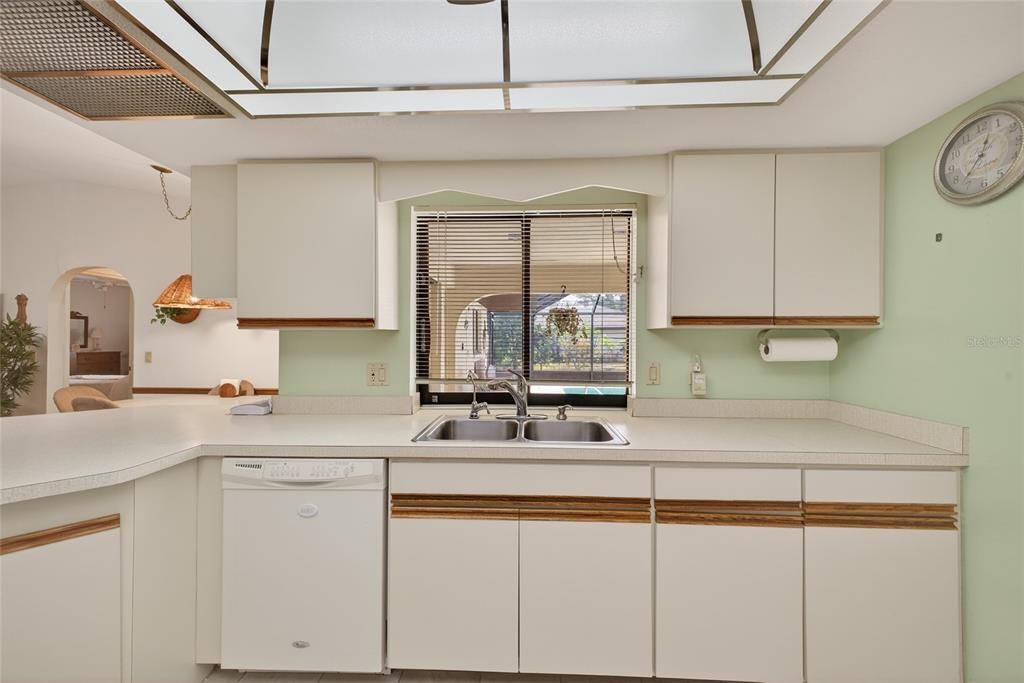 En Venta: $425,000 (3 camas, 2 baños, 2089 Pies cuadrados)