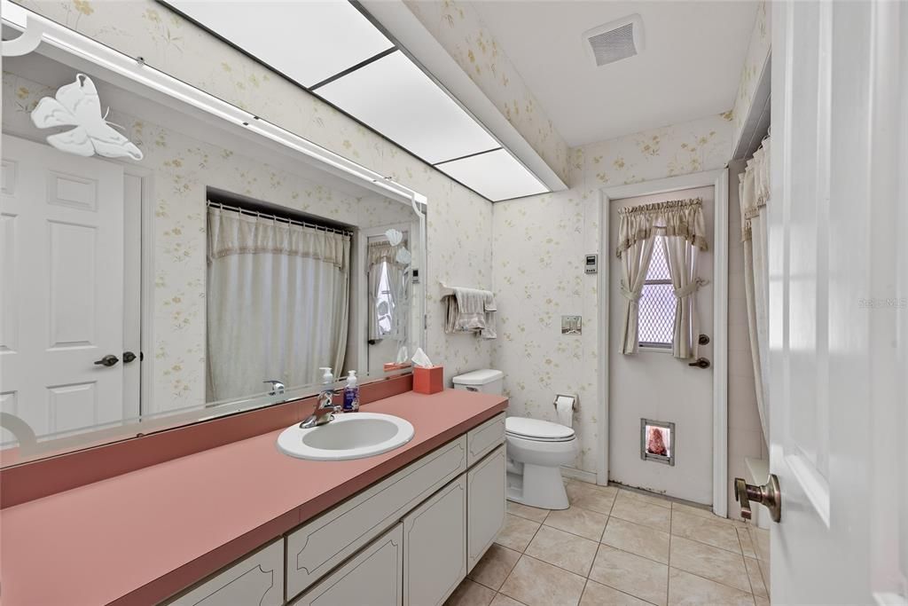 En Venta: $425,000 (3 camas, 2 baños, 2089 Pies cuadrados)