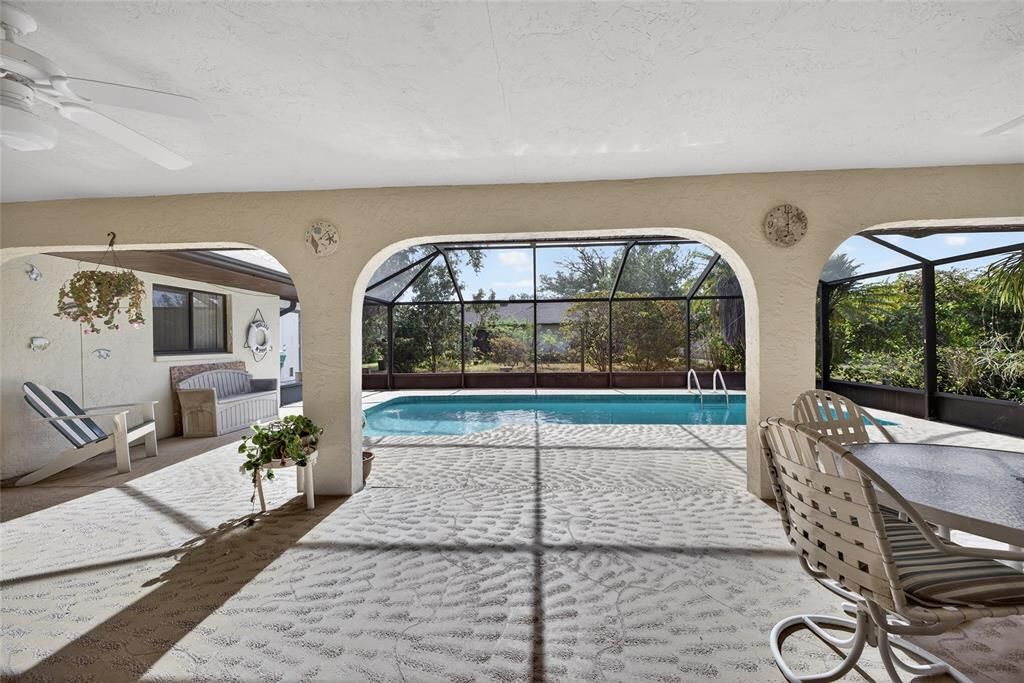 En Venta: $425,000 (3 camas, 2 baños, 2089 Pies cuadrados)