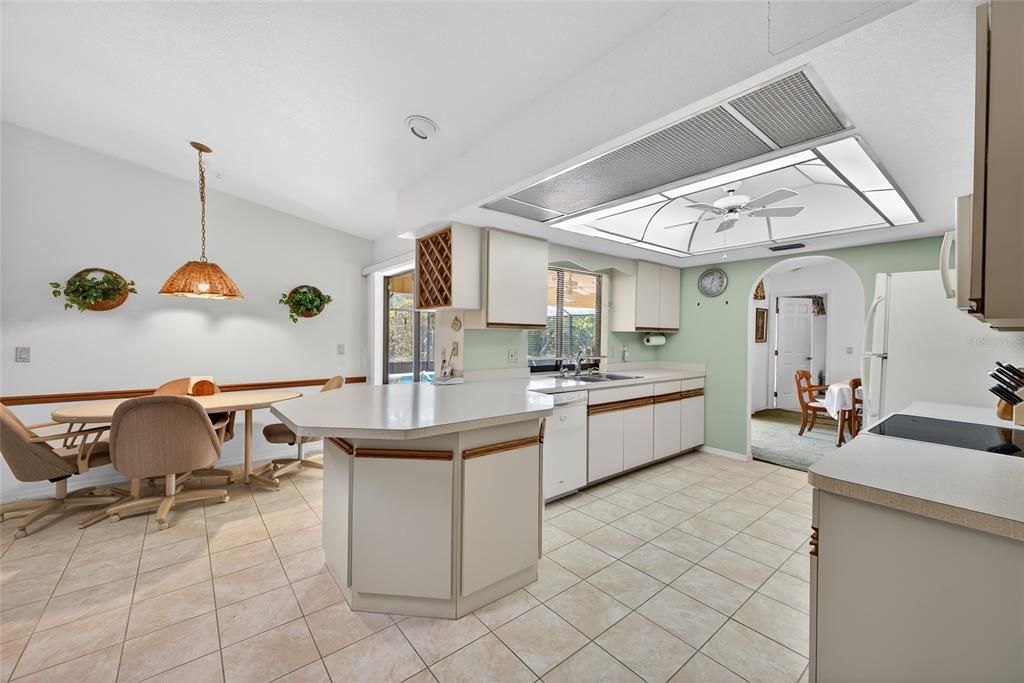 En Venta: $425,000 (3 camas, 2 baños, 2089 Pies cuadrados)