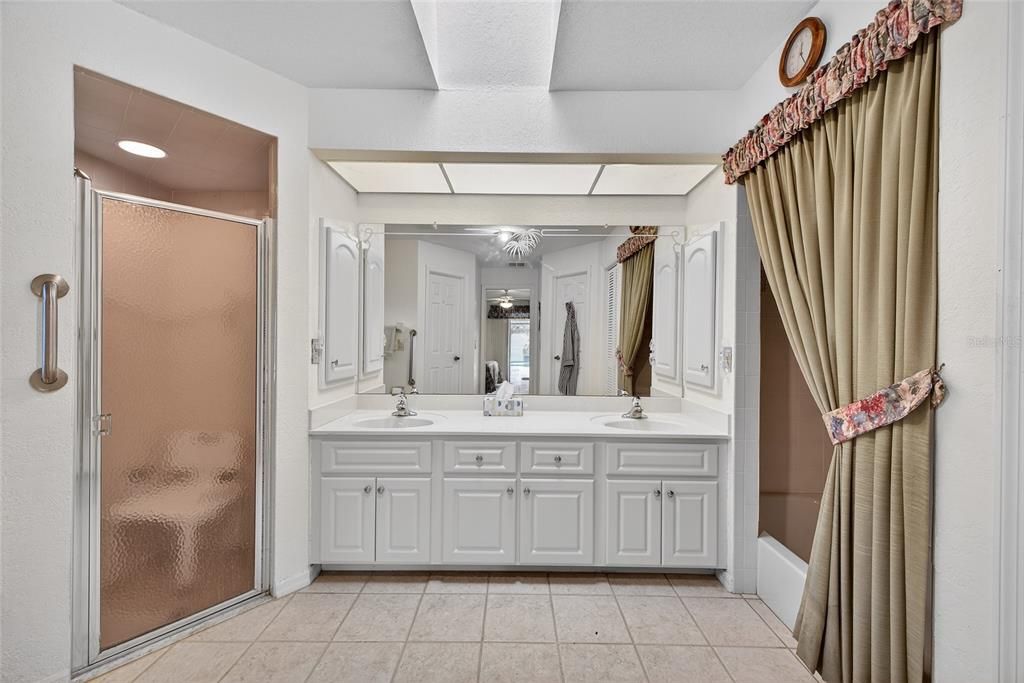 En Venta: $425,000 (3 camas, 2 baños, 2089 Pies cuadrados)