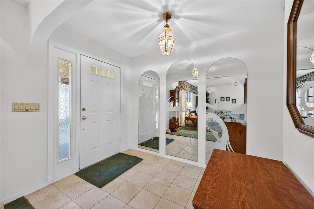 En Venta: $425,000 (3 camas, 2 baños, 2089 Pies cuadrados)