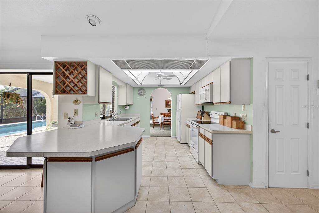 En Venta: $425,000 (3 camas, 2 baños, 2089 Pies cuadrados)