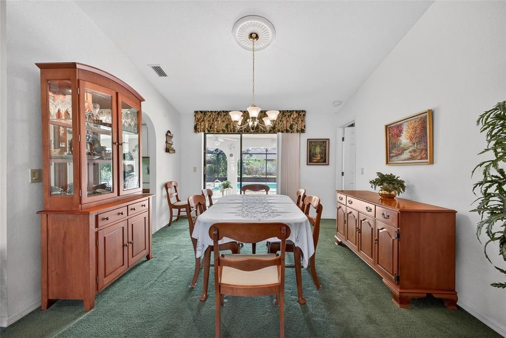 En Venta: $425,000 (3 camas, 2 baños, 2089 Pies cuadrados)