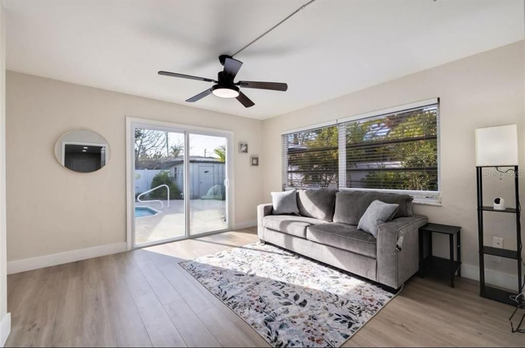 На продажу: $588,800 (3 спален, 2 ванн, 1396 Квадратных фут)