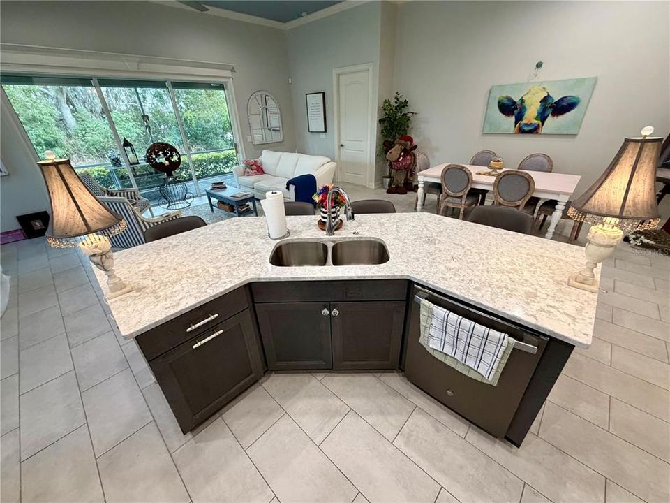 En Venta: $475,000 (2 camas, 2 baños, 1890 Pies cuadrados)