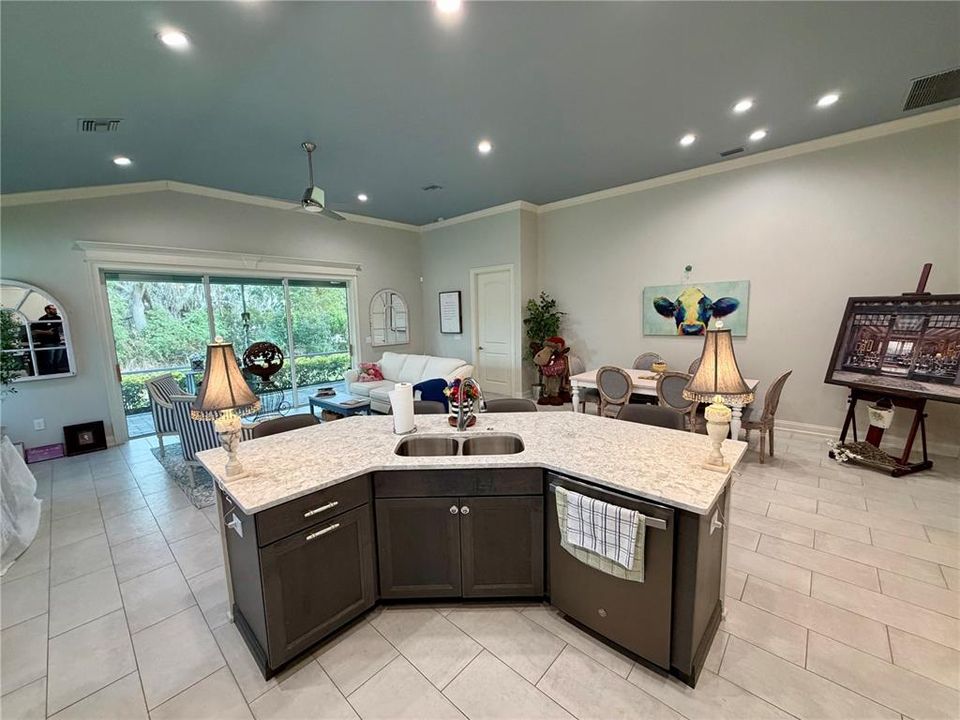 En Venta: $475,000 (2 camas, 2 baños, 1890 Pies cuadrados)