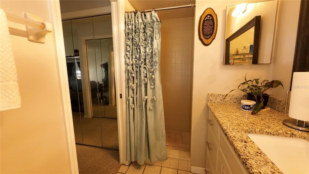 На продажу: $299,000 (2 спален, 2 ванн, 1235 Квадратных фут)