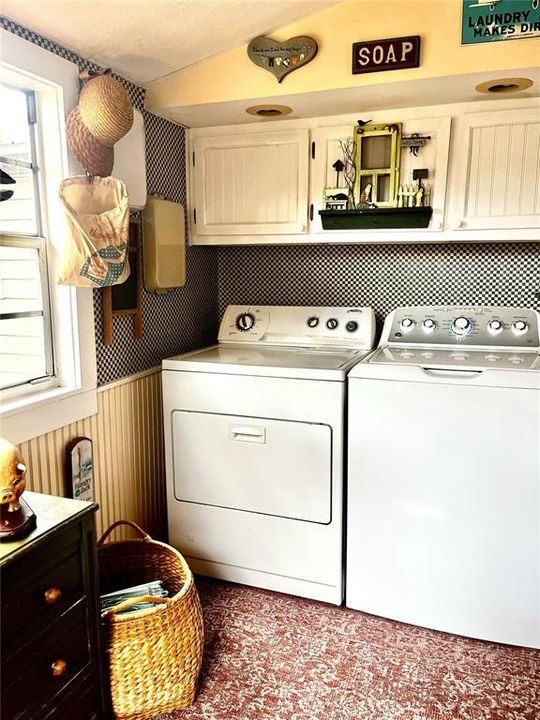 For Sale: $499,900 (4 beds, 2 baths, 2592 Square Feet)