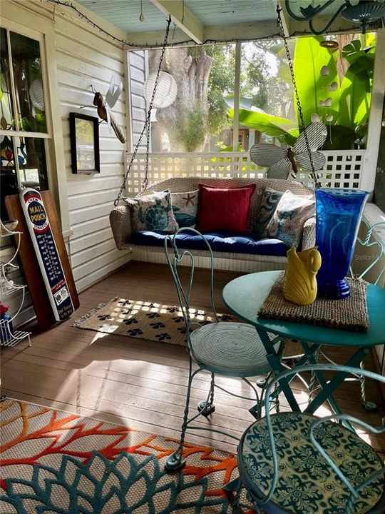 For Sale: $499,900 (4 beds, 2 baths, 2592 Square Feet)