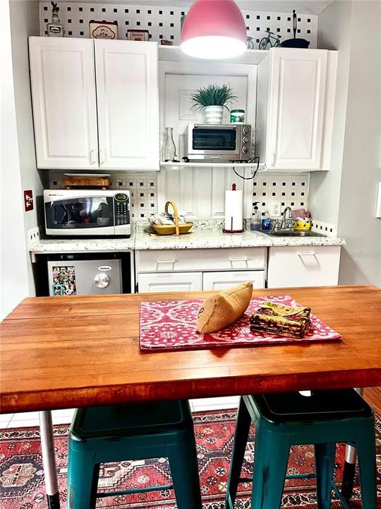 For Sale: $499,900 (4 beds, 2 baths, 2592 Square Feet)