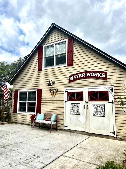 For Sale: $499,900 (4 beds, 2 baths, 2592 Square Feet)